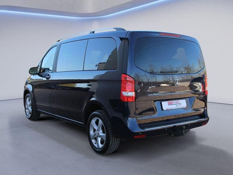 Gebraucht Mercedes V250 Edition 190 PS (139 kW) 2015 Blau Van / Kleinbus