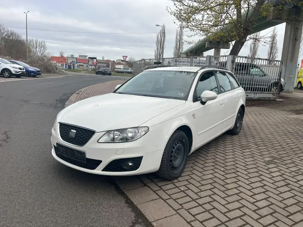 Begagnad Seat Exeo Reference 120 HK (88 kW) 2012 Vit Kombi