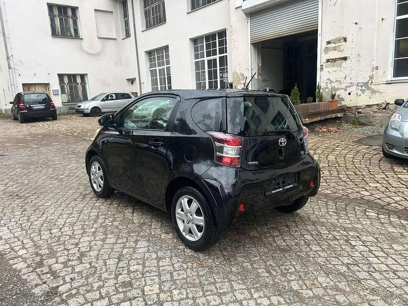 Gebraucht Toyota iQ Basis 68 PS (50 kW) 2009 Schwarz Kleinwagen
