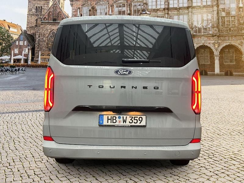 Gebraucht Ford Tourneo Custom Titanium X 170 PS (125 kW) 2025 Fancygrau Van