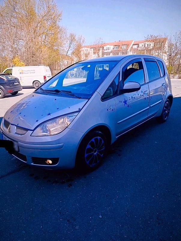 Gebraucht Mitsubishi Colt Motion 100 PS (73 kW) 2008 Silber Limousine