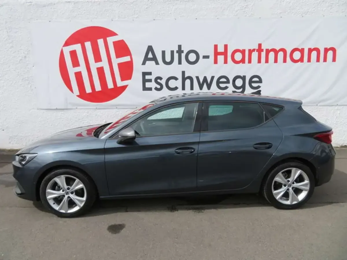 Gebraucht Seat Leon FR 150 PS (110 kW) 2025 Magnetic tech (metallic) Limousine