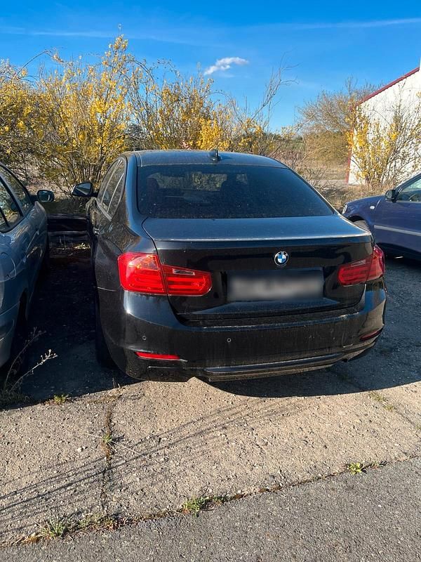 Gebraucht BMW 335 225 PS (165 kW) 2012 Schwarz Limousine