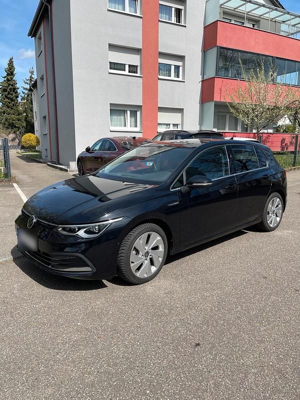 Gebraucht VW Golf VIII 150 PS (110 kW) 2020 Schwarz Kleinwagen