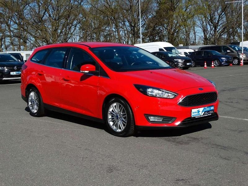 Second-hand Ford Focus Titanium 120 CP (88 kW) 2017 Roșu Break