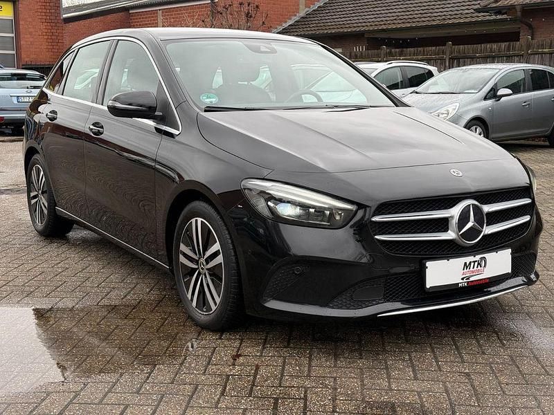 Gebraucht Mercedes B220 190 PS (139 kW) 2020 Schwarz Van / Kleinbus