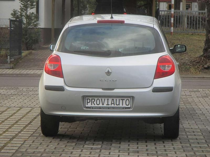Gebraucht Renault Clio II Dynamique 75 PS (55 kW) 2008 Platingrau Kleinwagen