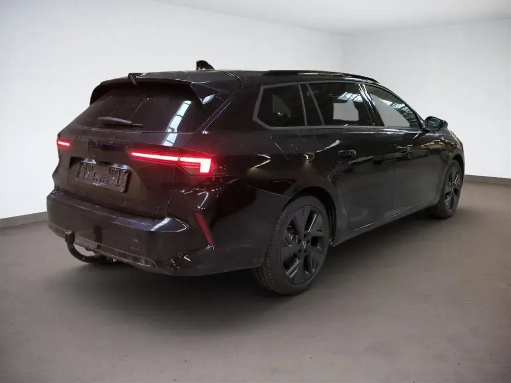 Gebraucht Opel Astra 114 kW (156 PS) 2025 Schwarz perla nera/typ aussenv Kleinwagen