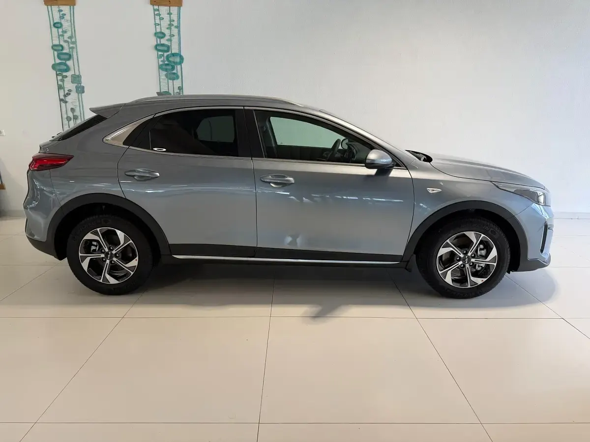 Neu Kia XCeed City 150 PS (110 kW) 2026 Lunar silver SUV