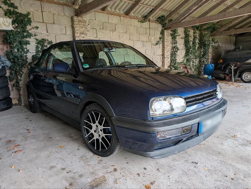 Blau Gebraucht 1995 VW Golf Cabriolet Cabrio | 2.050 € - Bild 1/4