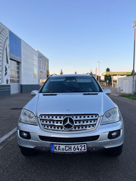 Silber Gebraucht 2005 Mercedes ML350 SUV | 10.000 € (Teuer) - Bild 1/4