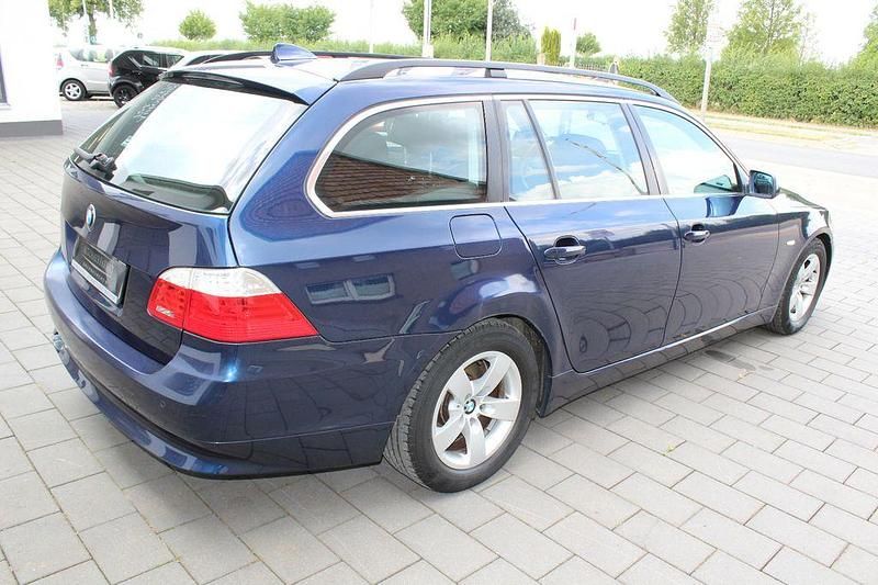 Gebraucht BMW 523 Advantage 190 PS (139 kW) 2008 Blau Kombi