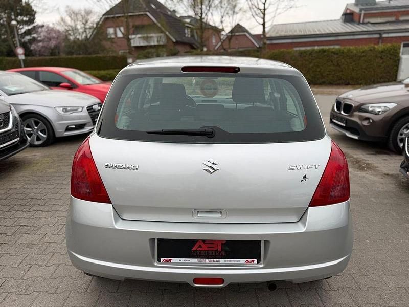 Gebraucht Suzuki Swift 92 PS (67 kW) 2009 Silber Kleinwagen