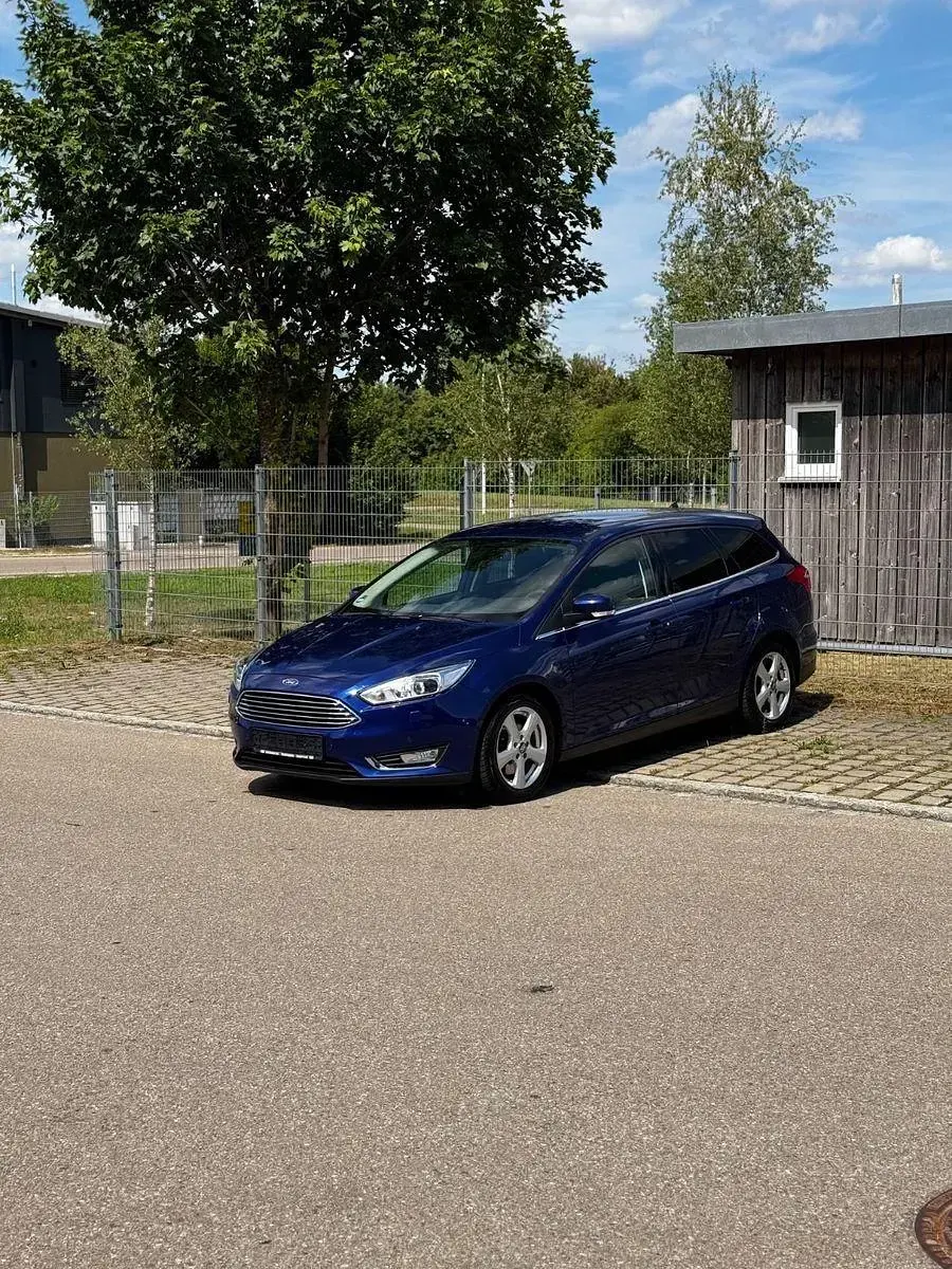 Gebraucht Ford Focus 182 PS (133 kW) 2015 Blau Limousine
