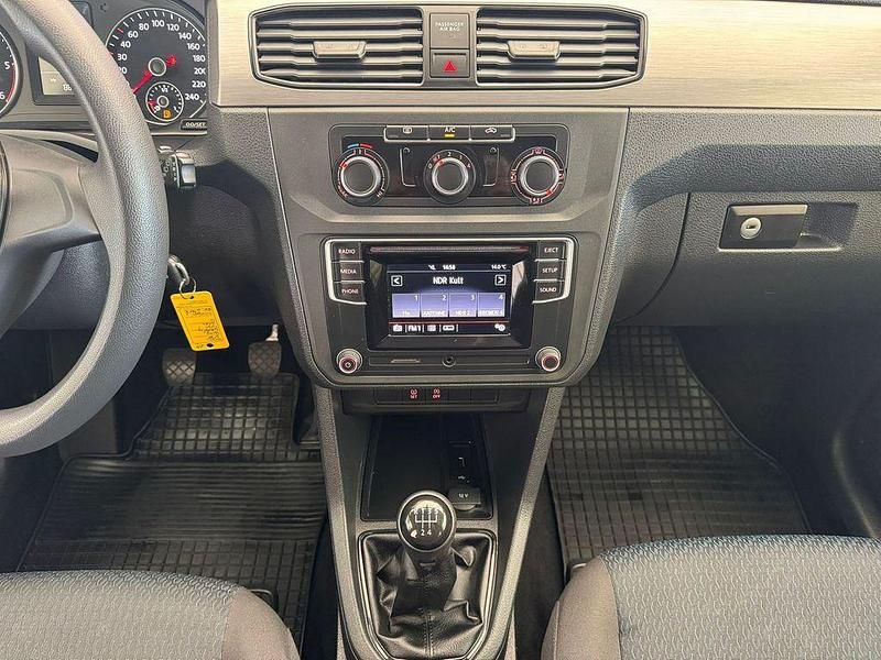 Gebraucht VW Caddy Trendline 102 PS (75 kW) 2017 Acapulcoblau metallic Van / Kleinbus