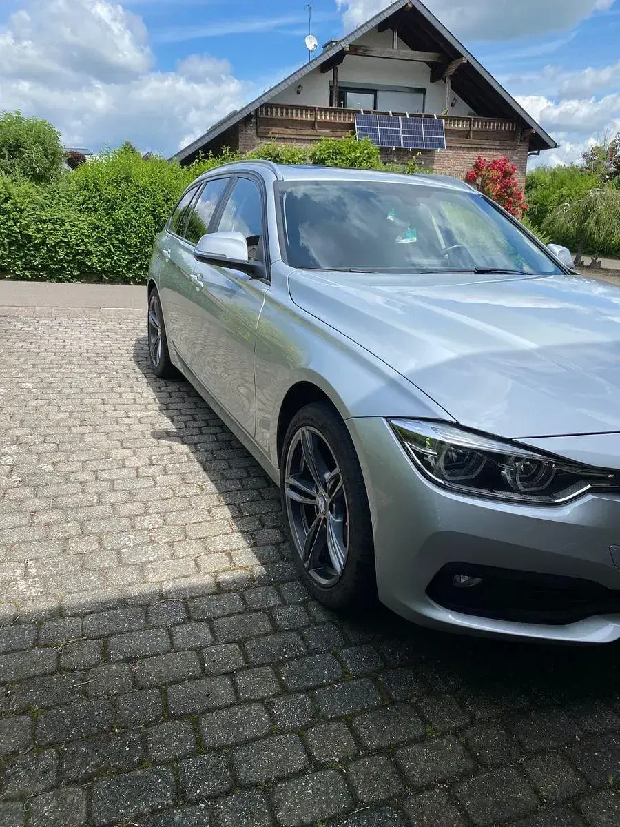 Gebraucht BMW 320 Advantage 190 PS (139 kW) 2016 Silber Kombi