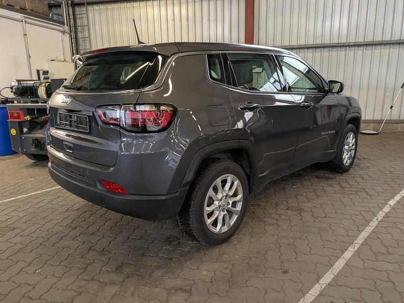 Gebraucht Jeep Compass Altitude 131 PS (96 kW) 2024 Grau SUV