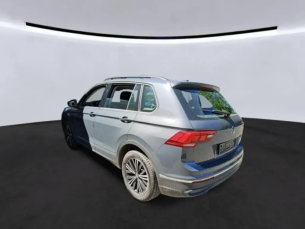 Gebraucht VW Tiguan Life 150 PS (110 kW) 2023 Grau SUV
