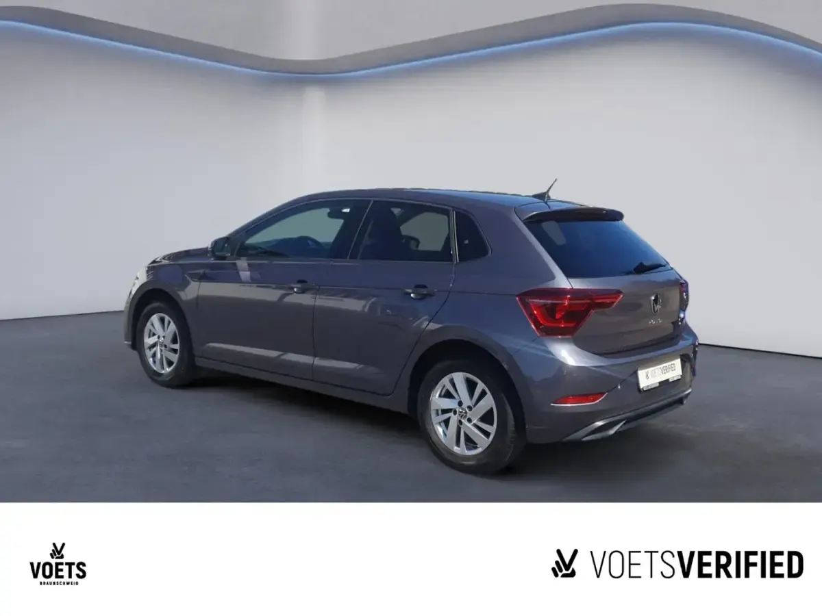 Gebraucht VW Polo Style 95 PS (69 kW) 2023 Grau Kleinwagen