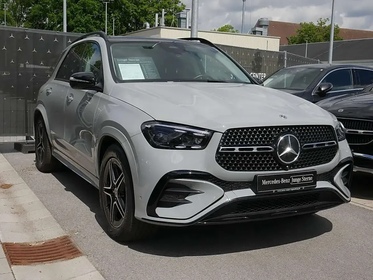 Gebraucht Mercedes GLE300 AMG 269 PS (197 kW) 2025 Manufaktur lack manufaktur ... SUV