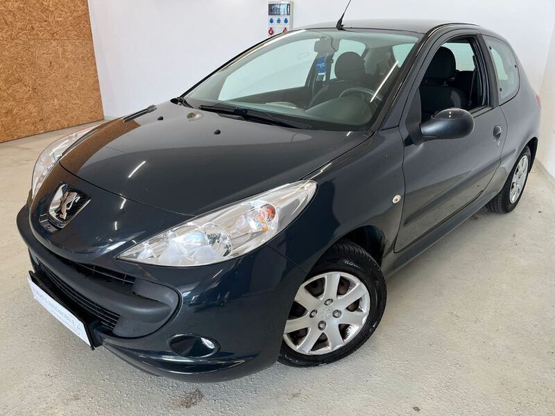 Grau Gebraucht 2009 Peugeot 206+ Basis Kleinwagen | 1.590 € (Superpreis) - Bild 1/4