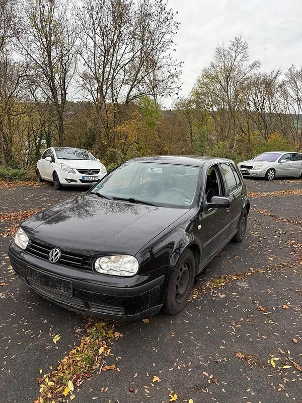 Schwarz Gebraucht 2001 VW Golf IV Kleinwagen | 450 € (Superpreis) - Bild 1/4