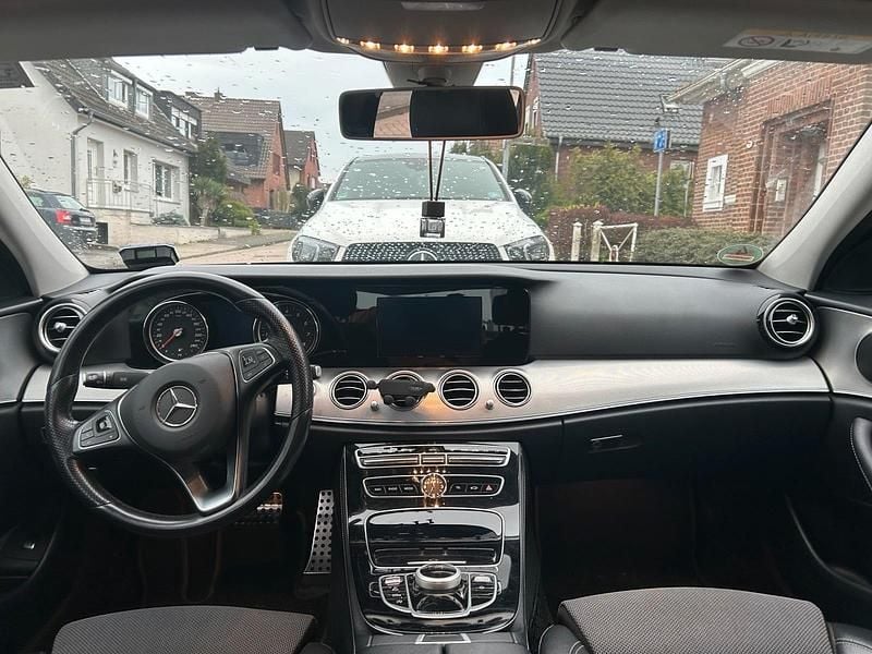 Gebraucht Mercedes E200 184 PS (135 kW) 2018 Weiß Limousine