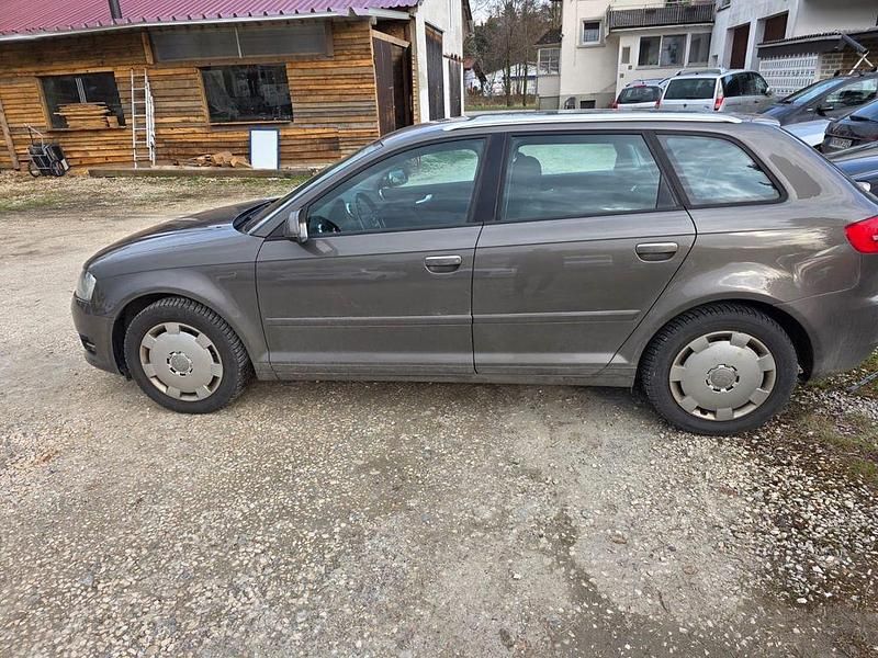 Gebraucht Audi A3 Attraction 160 PS (117 kW) 2010 Grau Kleinwagen