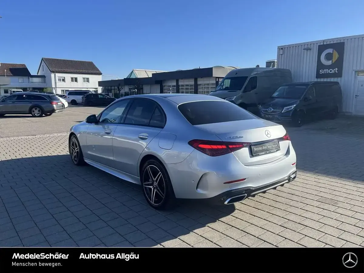 Gebraucht Mercedes C300e Premium 197 PS (144 kW) 2024 Lack hightechsilber Limousine