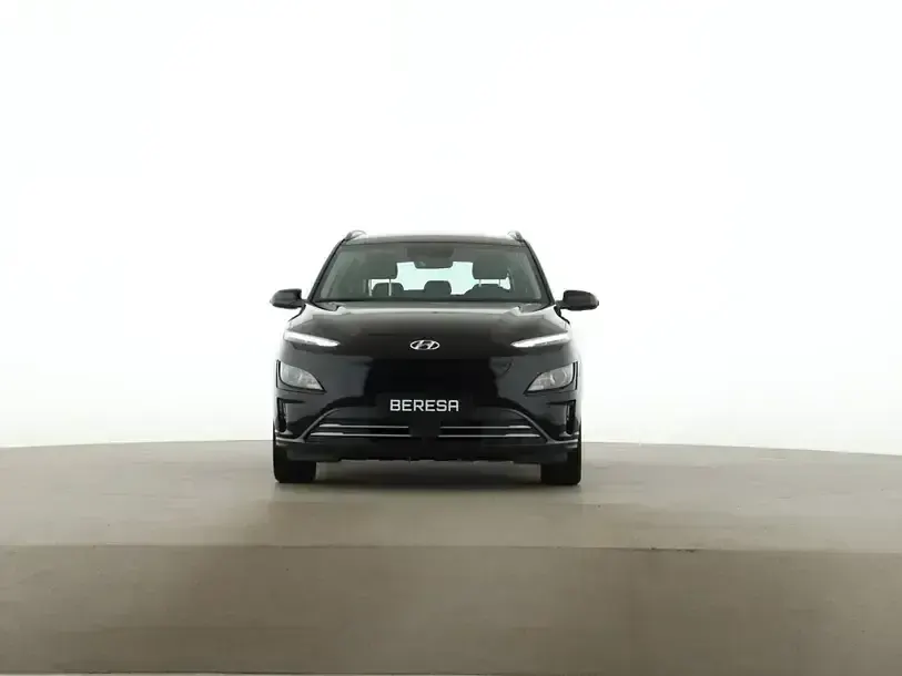 Gebraucht Hyundai Kona Select 100 kW (136 PS) 2023 Schwarz SUV