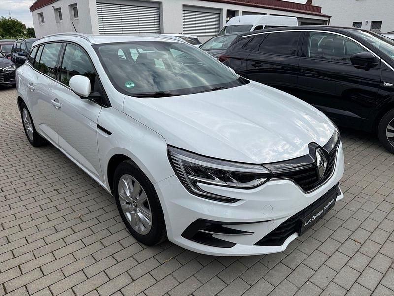 Weiß Gebraucht 2021 Renault Mégane GrandTour Zen Kombi | 12.500 € (Fairer Preis) - Bild 1/4