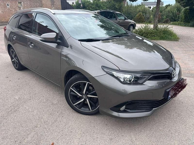 Gebraucht Toyota Auris Hybrid Team 99 PS (72 kW) 2018 Kombi