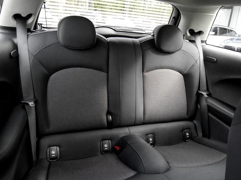 Usado Mini ONE 75 HP (55 kW) 2017 Branco Citadino