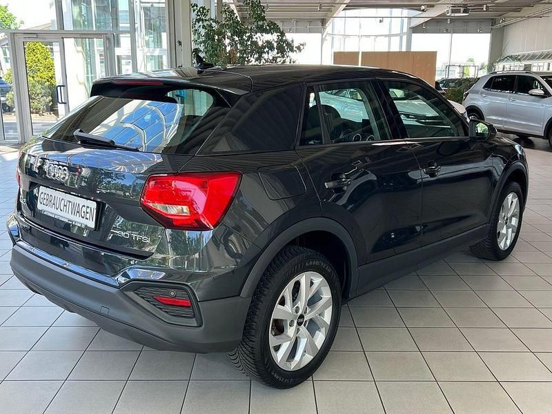 Gebraucht Audi Q2 110 PS (80 kW) 2023 Grau SUV