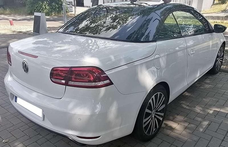 Weiß Gebraucht 2013 VW Eos Sportline Cabrio | 12.490 € (Fairer Preis) - Bild 1/4