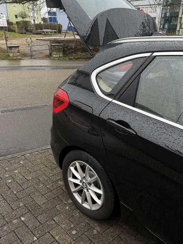 Gebraucht BMW 218 136 PS (100 kW) 2015 Schwarz Van / Kleinbus