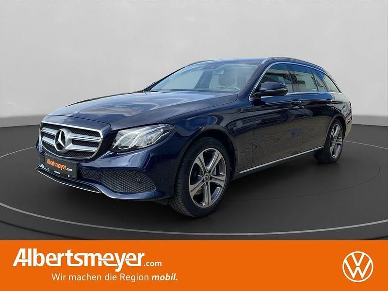 Blau Gebraucht 2018 Mercedes E250 Avantgarde Kombi | 24.879 € (Fairer Preis) - Bild 1/4