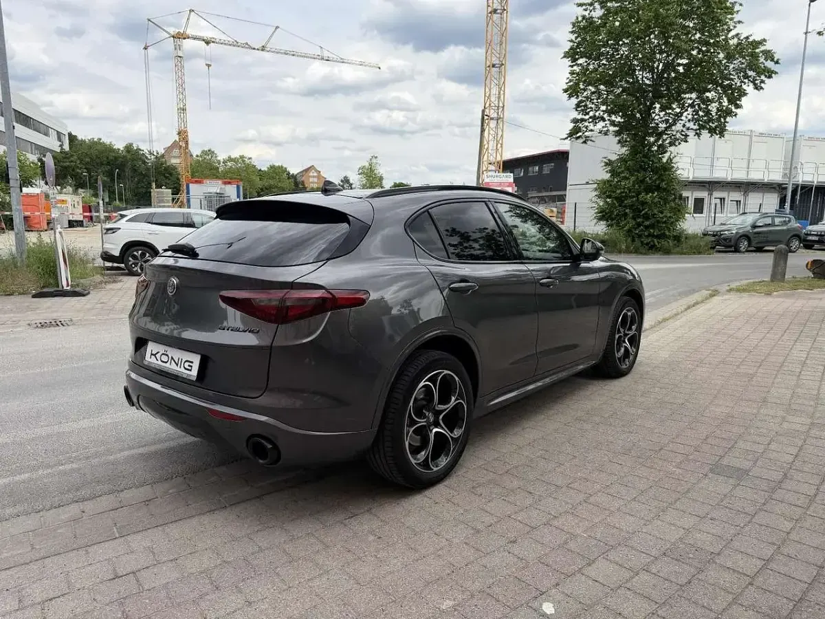Gebraucht Alfa Romeo Stelvio 280 PS (205 kW) 2022 Silber SUV