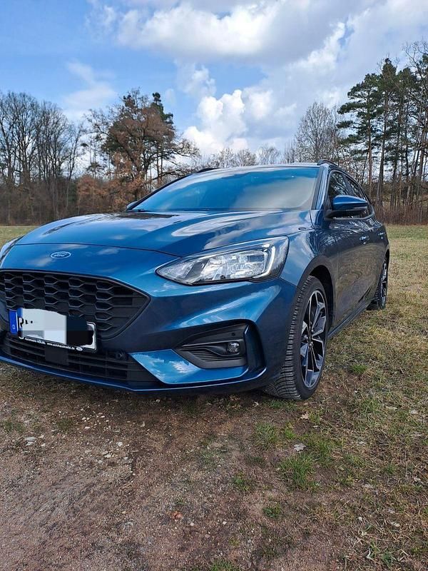 Gebraucht Ford Focus ST-Line 125 PS (91 kW) 2022 Blau Kombi