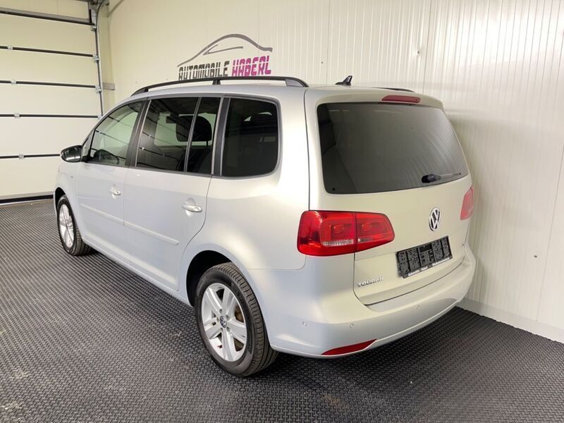 Gebraucht VW Touran Match 140 PS (102 kW) 2012 Silber Van / Kleinbus