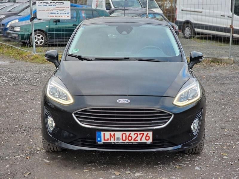 Schwarz Gebraucht 2014 Ford Fiesta Titanium Limousine | 6.500 € (Teuer) - Bild 1/4