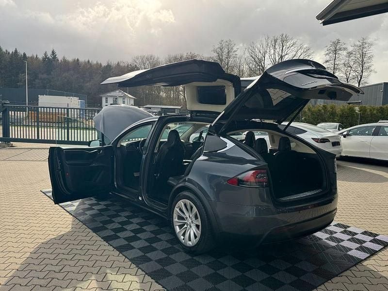 Second-hand Tesla Model X 584 kW (795 CP) 2016 Gri SUV