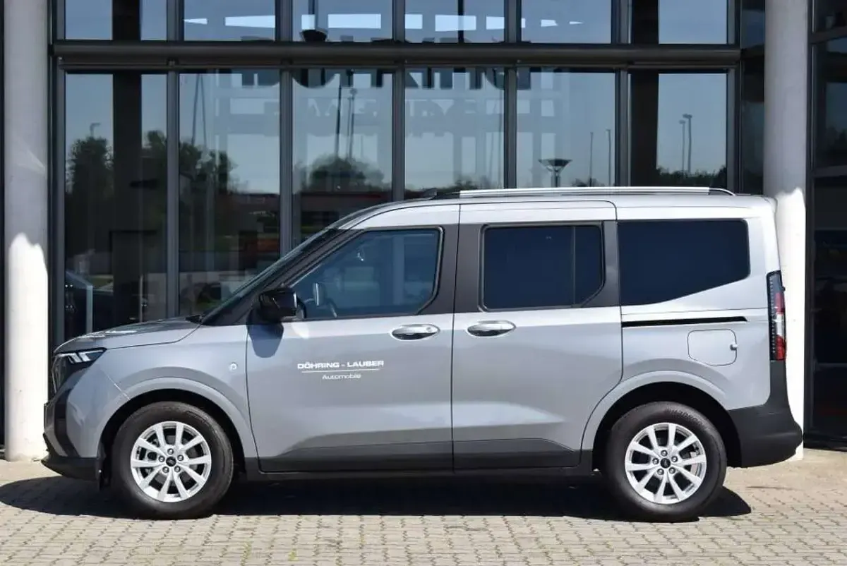 Gebraucht Ford Tourneo Courier Titanium 125 PS (91 kW) 2026 Solar silver Van / Kleinbus