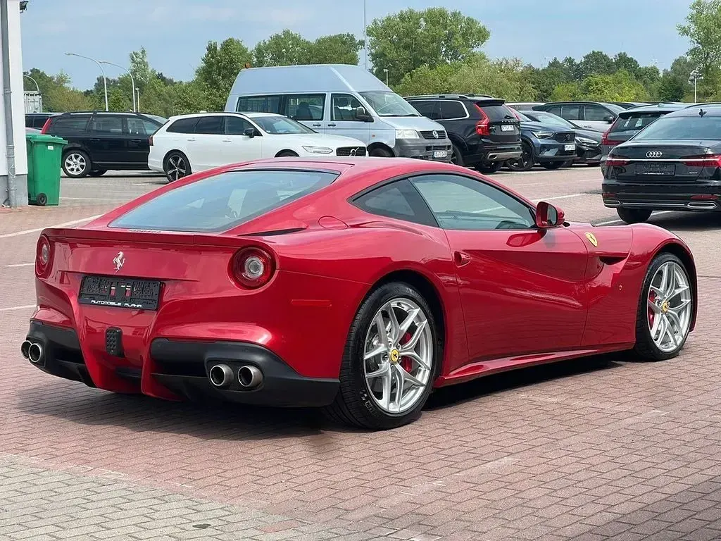 Gebraucht Ferrari F12 741 PS (545 kW) 2013 Rot Coupé