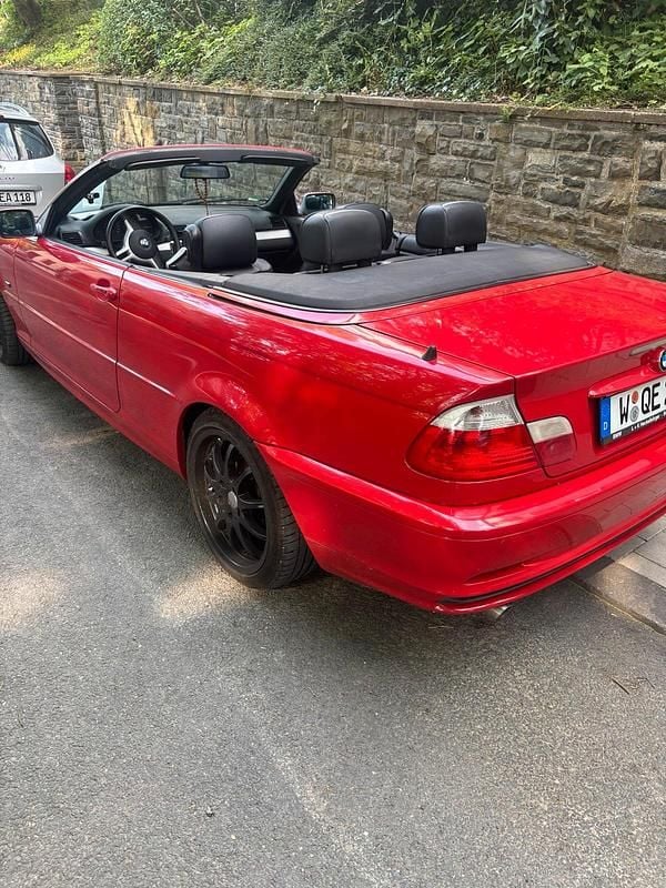 Rot Gebraucht 2002 BMW 318 Cabriolet Cabrio | 4.500 € (Fairer Preis) - Bild 1/4