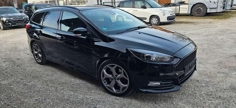 Iridiumschwarz metallic Gebraucht 2017 Ford Focus ST Kombi | 9.800 € (Etwas zu teuer) - Bild 1/4