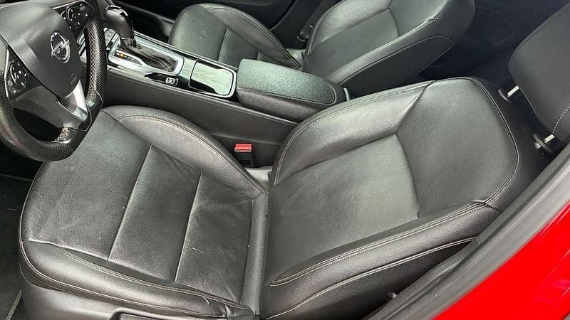 Gebraucht Opel Insignia 170 PS (125 kW) 2017 Rot Limousine