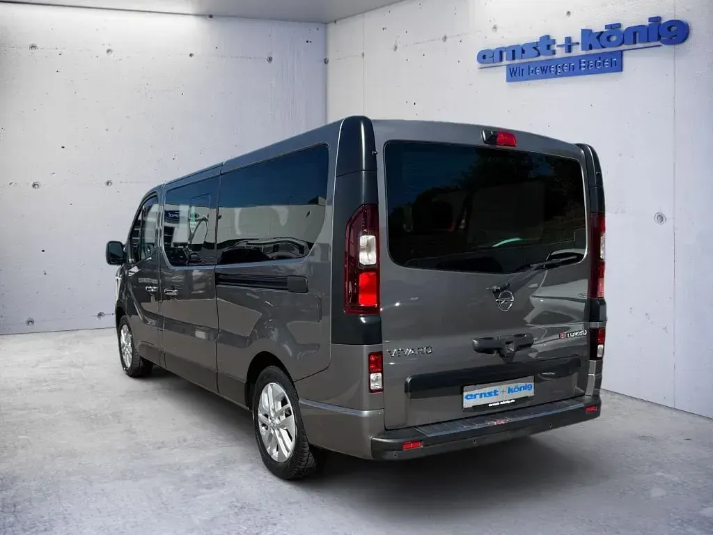 Gebraucht Opel Vivaro S 145 PS (106 kW) 2017 Silber Van / Kleinbus