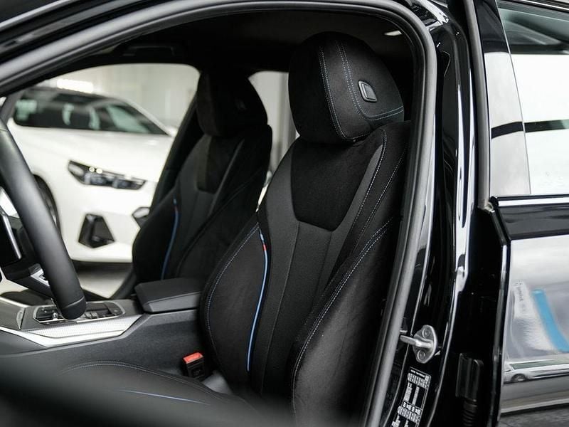 Gebraucht BMW 330 M Sport 245 PS (180 kW) 2025 Saphirschwarz Kombi