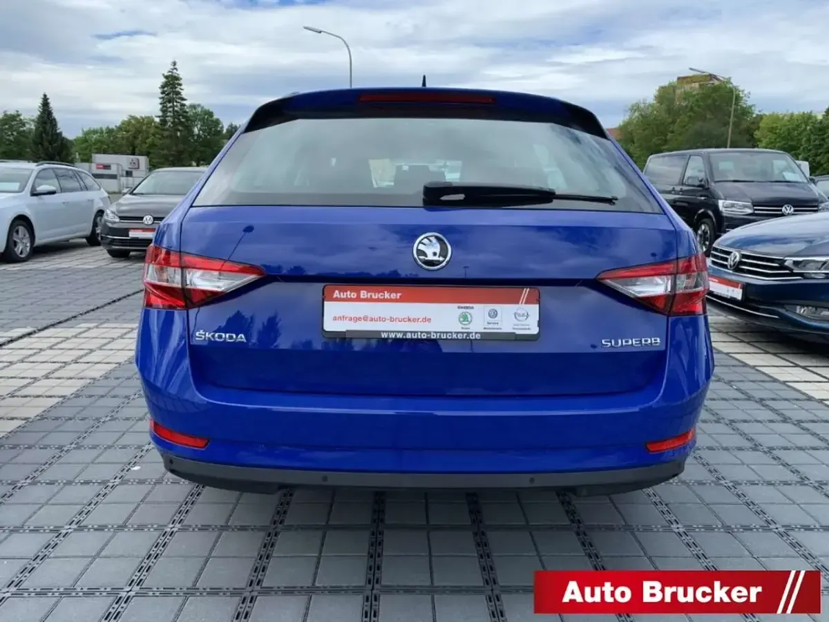 Gebraucht Skoda Superb Active 150 PS (110 kW) 2019 Energyblau Kombi